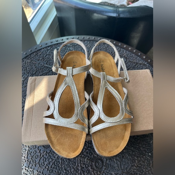 NAOT DORITH RADIANT GOLD LEATHER SANDALS 37 6 - Picture 7 of 10